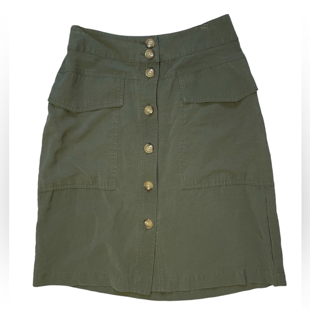 Green buttoned midi skirt